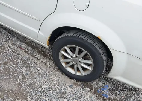 2013 Dodge Grand Caravan Sxt из США, поврежденный, VIN 2C4RDGCG2DR717797